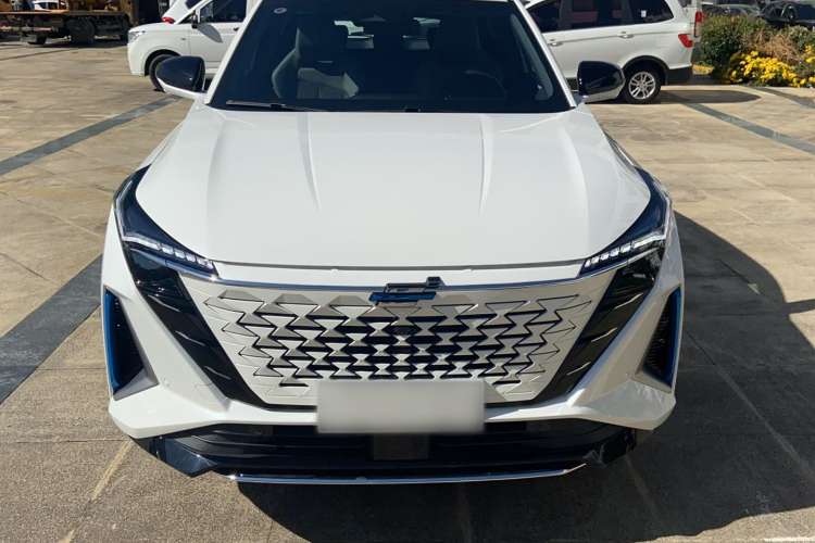 Used CHANGAN OSHAN Z6 New Energy 2023 ZhiDian iDD 150KM Flagship PLUS Smart Parking Edition Front