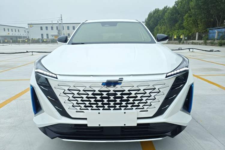 Used CHANGAN OSHAN Z6 New Energy 2023 ZhiDian iDD 150KM Flagship PLUS Smart Parking Edition Front