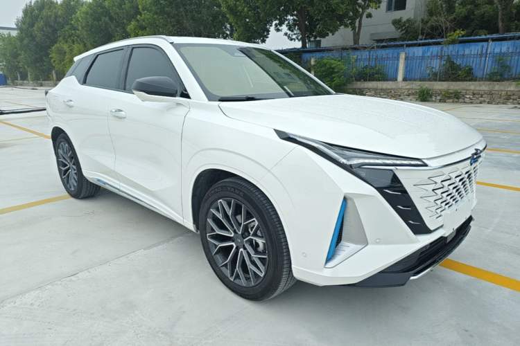 Used CHANGAN OSHAN Z6 New Energy 2023 ZhiDian iDD 150KM Flagship PLUS Smart Parking Edition Front Right 45 Deg