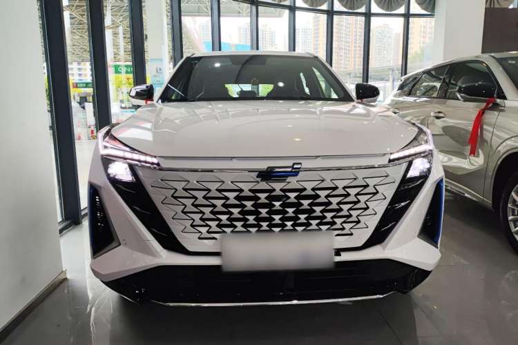 Used CHANGAN OSHAN Z6 New Energy 2023 ZhiDian iDD 150KM Flagship PLUS Front