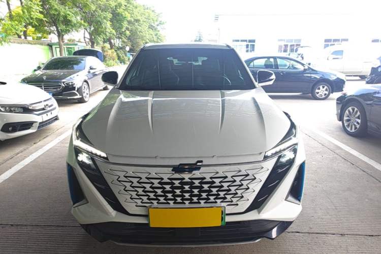 Used CHANGAN OSHAN Z6 New Energy 2023 ZhiDian iDD 150KM Flagship PLUS Smart Parking Edition Front