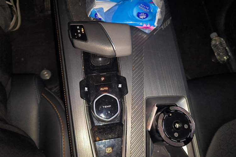 Used CHANGAN OSHAN Z6 New Energy 2023 ZhiDian iDD 150KM Flagship PLUS Gear Lever