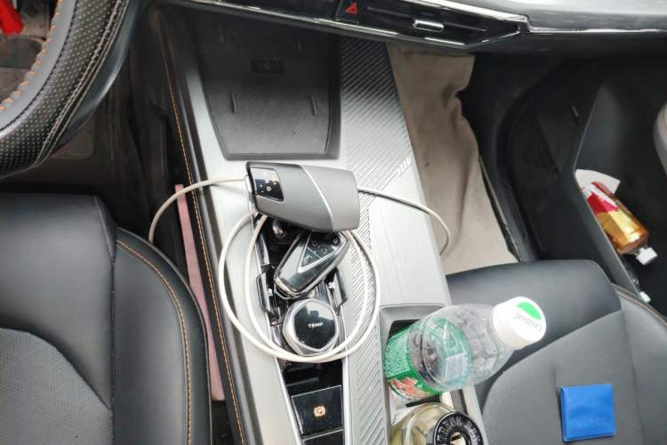 Used CHANGAN OSHAN Z6 New Energy 2023 ZhiDian iDD 150KM Flagship PLUS Smart Parking Edition Gear Lever