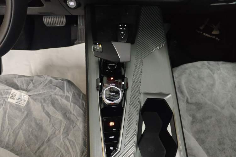 Used CHANGAN OSHAN Z6 New Energy 2023 ZhiDian iDD 150KM Flagship PLUS Smart Parking Edition Gear Lever
