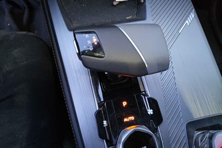 Used CHANGAN OSHAN Z6 New Energy 2023 ZhiDian iDD 150KM Flagship PLUS Gear Lever