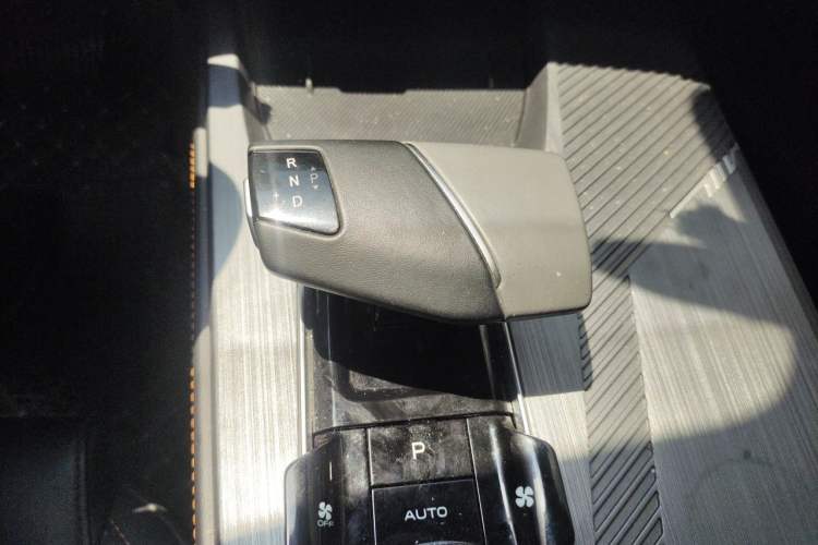 Used CHANGAN OSHAN Z6 New Energy 2023 ZhiDian iDD 150KM Flagship PLUS Gear Lever