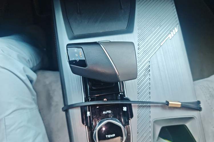 Used CHANGAN OSHAN Z6 New Energy 2023 ZhiDian iDD 150KM Flagship PLUS Gear Lever