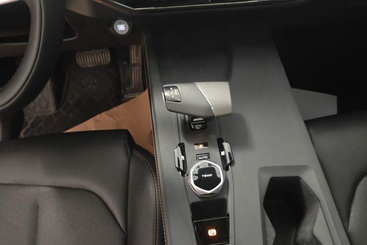 Used CHANGAN OSHAN Z6 New Energy 2023 ZhiDian iDD 150KM Flagship PLUS Gear Lever