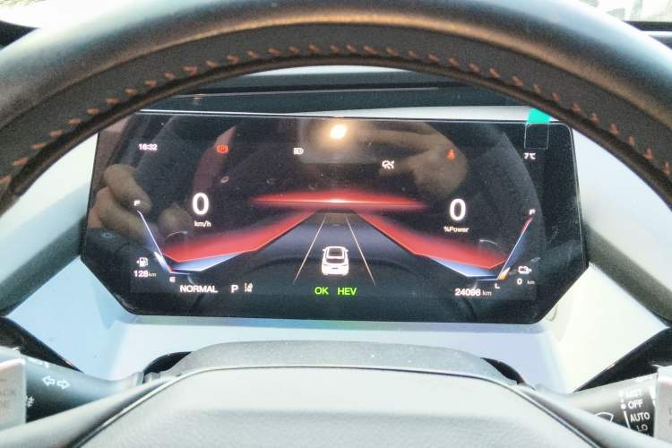Used CHANGAN OSHAN Z6 New Energy 2023 ZhiDian iDD 150KM Flagship PLUS Smart Parking Edition Instrument Cluster
