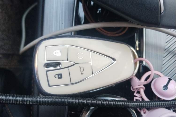 Used CHANGAN OSHAN Z6 New Energy 2023 ZhiDian iDD 150KM Flagship PLUS Interior 1