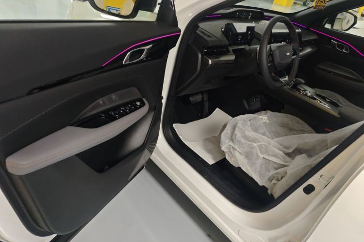 Used CHANGAN OSHAN Z6 New Energy 2023 ZhiDian iDD 150KM Flagship PLUS Smart Parking Edition Interior 3
