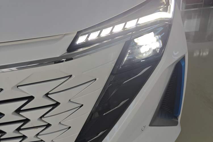 Used CHANGAN OSHAN Z6 New Energy 2023 ZhiDian iDD 150KM Flagship PLUS Left Front Headlight