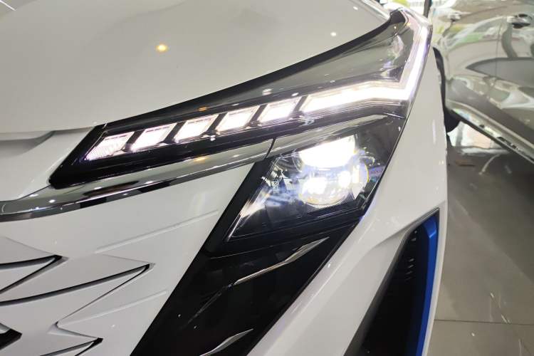 Used CHANGAN OSHAN Z6 New Energy 2023 ZhiDian iDD 150KM Flagship PLUS Left Front Headlight