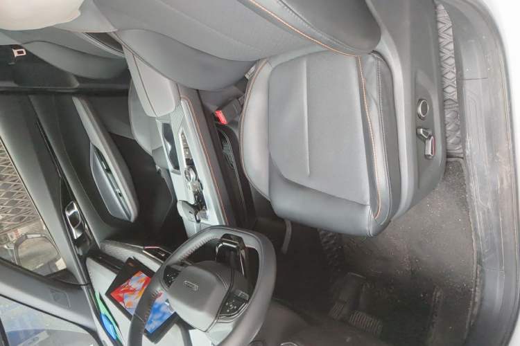 Used CHANGAN OSHAN Z6 New Energy 2023 ZhiDian iDD 150KM Flagship PLUS Smart Parking Edition Left Front Seat
