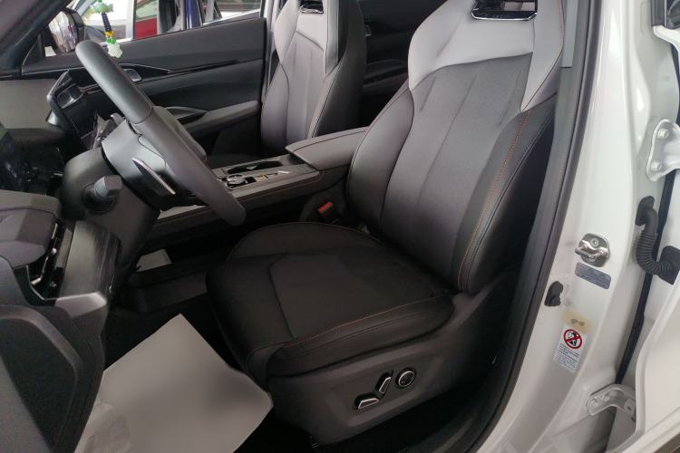 Used CHANGAN OSHAN Z6 New Energy 2023 ZhiDian iDD 150KM Flagship PLUS Smart Parking Edition Left Front Seat