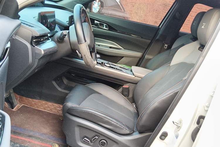 Used CHANGAN OSHAN Z6 New Energy 2023 ZhiDian iDD 150KM Flagship PLUS Smart Parking Edition Left Front Seat