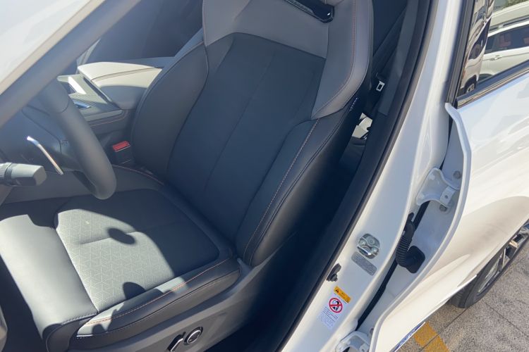 Used CHANGAN OSHAN Z6 New Energy 2023 ZhiDian iDD 150KM Flagship PLUS Smart Parking Edition Left Front Seat