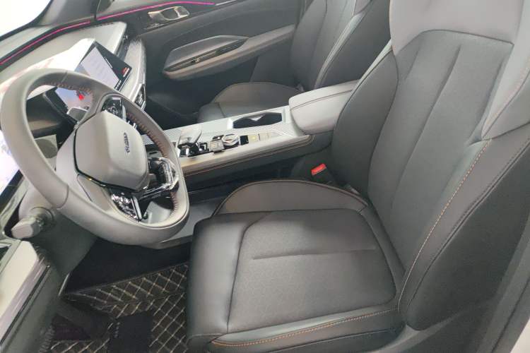 Used CHANGAN OSHAN Z6 New Energy 2023 ZhiDian iDD 150KM Flagship PLUS Left Front Seat