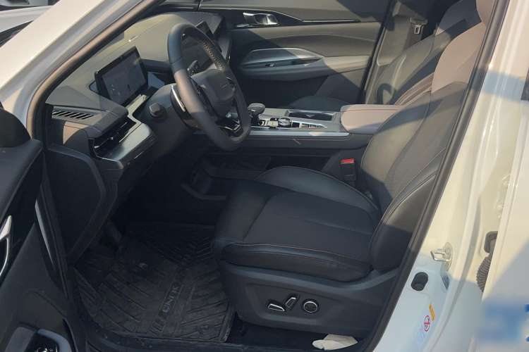 Used CHANGAN OSHAN Z6 New Energy 2023 ZhiDian iDD 150KM Flagship PLUS Smart Parking Edition Left Front Seat