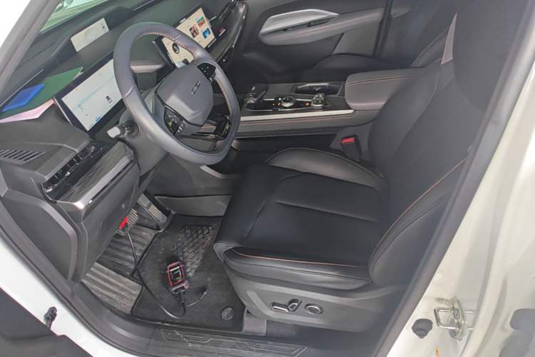 Used CHANGAN OSHAN Z6 New Energy 2023 ZhiDian iDD 150KM Flagship PLUS Smart Parking Edition Left Front Seat