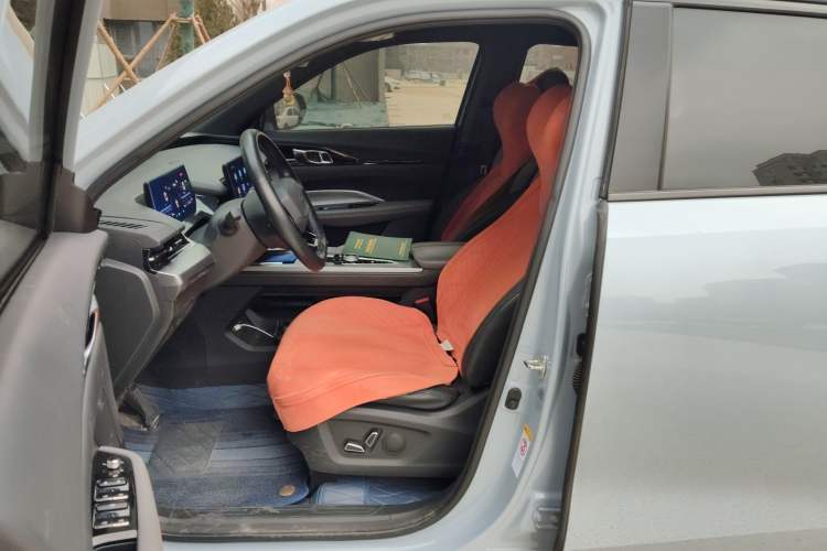 Used CHANGAN OSHAN Z6 New Energy 2023 ZhiDian iDD 150KM Flagship Model Left Front Seat