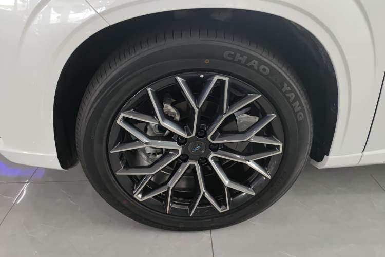 Used CHANGAN OSHAN Z6 New Energy 2023 ZhiDian iDD 150KM Flagship PLUS Left Front Wheel Hub