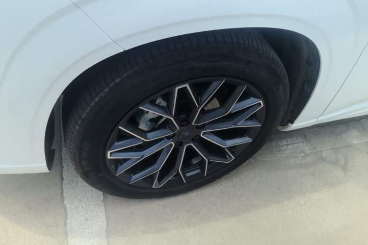 Used CHANGAN OSHAN Z6 New Energy 2023 ZhiDian iDD 150KM Flagship PLUS Left Front Wheel Hub