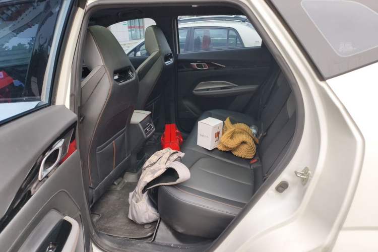 Used CHANGAN OSHAN Z6 New Energy 2023 ZhiDian iDD 150KM Flagship PLUS Smart Parking Edition Left Rear Seat