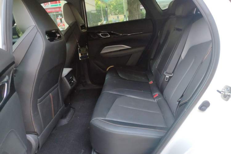 Used CHANGAN OSHAN Z6 New Energy 2023 ZhiDian iDD 150KM Flagship PLUS Smart Parking Edition Left Rear Seat