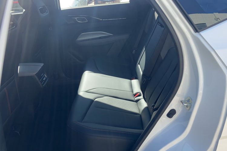 Used CHANGAN OSHAN Z6 New Energy 2023 ZhiDian iDD 150KM Flagship PLUS Smart Parking Edition Left Rear Seat