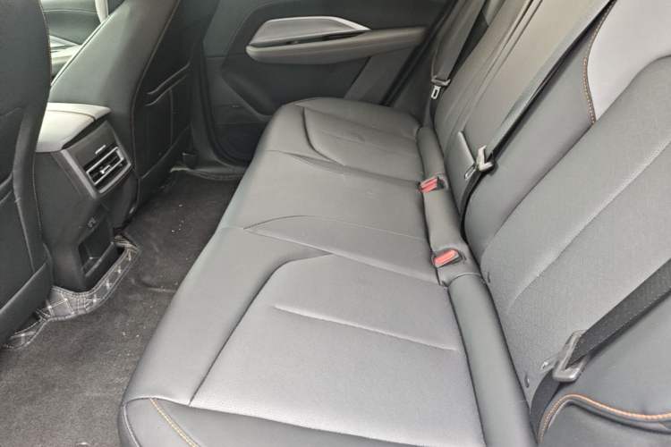 Used CHANGAN OSHAN Z6 New Energy 2023 ZhiDian iDD 150KM Flagship PLUS Smart Parking Edition Left Rear Seat
