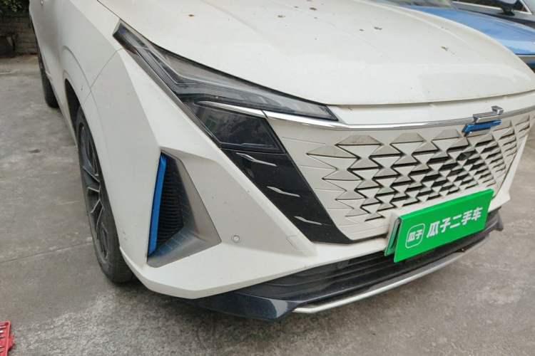 Used CHANGAN OSHAN Z6 New Energy 2023 ZhiDian iDD 150KM Flagship PLUS Smart Parking Edition Right Front Headlight