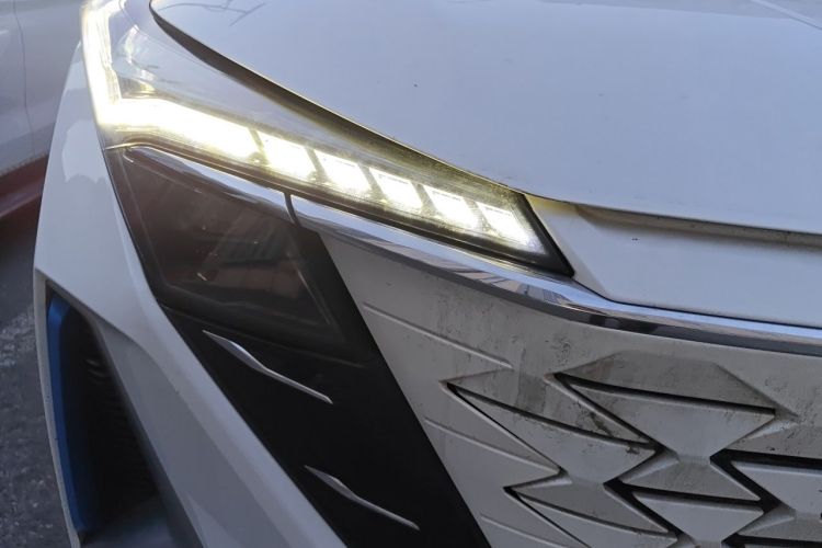 Used CHANGAN OSHAN Z6 New Energy 2023 ZhiDian iDD 150KM Flagship PLUS Right Front Headlight