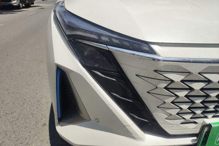 Used CHANGAN OSHAN Z6 New Energy 2023 ZhiDian iDD 150KM Flagship PLUS Right Front Headlight