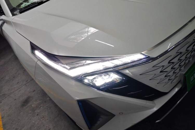 Used CHANGAN OSHAN Z6 New Energy 2023 ZhiDian iDD 150KM Flagship PLUS Right Front Headlight