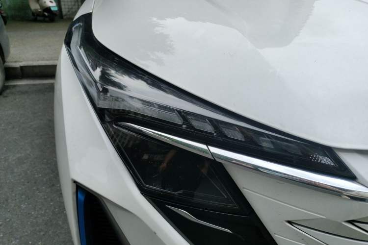 Used CHANGAN OSHAN Z6 New Energy 2023 ZhiDian iDD 150KM Flagship PLUS Right Front Headlight