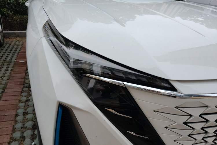 Used CHANGAN OSHAN Z6 New Energy 2023 ZhiDian iDD 150KM Flagship PLUS Right Front Headlight