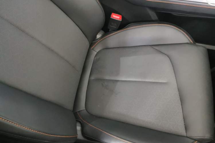 Used CHANGAN OSHAN Z6 New Energy 2023 ZhiDian iDD 150KM Flagship PLUS Smart Parking Edition Right Front Seat