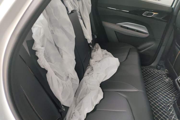 Used CHANGAN OSHAN Z6 New Energy 2023 ZhiDian iDD 150KM Flagship PLUS Right Rear Seat