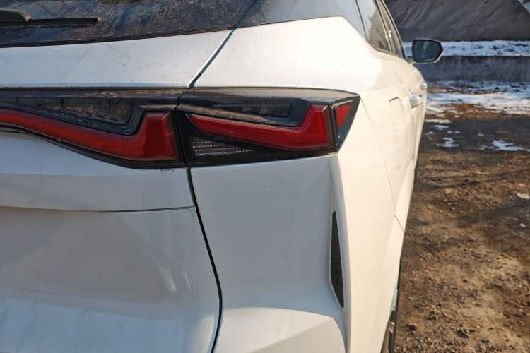 Used CHANGAN OSHAN Z6 New Energy 2023 ZhiDian iDD 150KM Flagship PLUS Right Rear Taillight