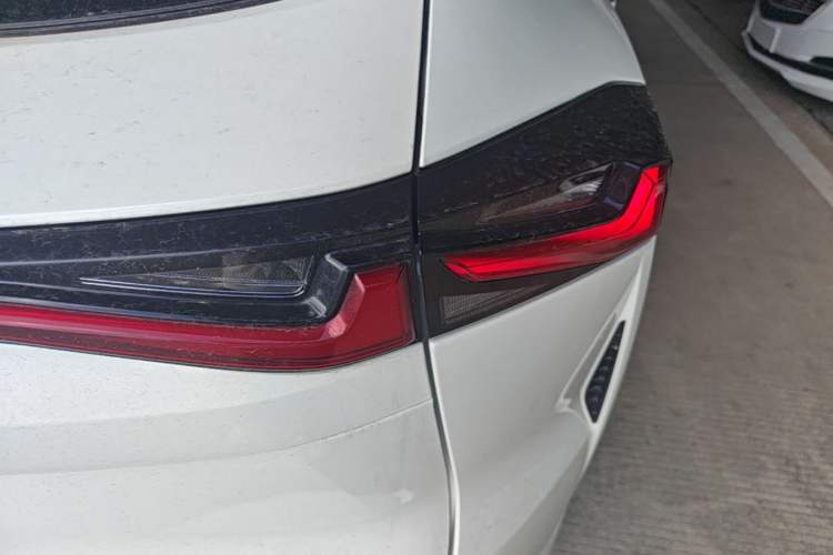 Used CHANGAN OSHAN Z6 New Energy 2023 ZhiDian iDD 150KM Flagship PLUS Smart Parking Edition Right Rear Taillight