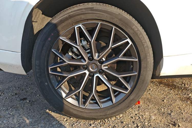 Used CHANGAN OSHAN Z6 New Energy 2023 ZhiDian iDD 150KM Flagship PLUS Right Rear Wheel Hub