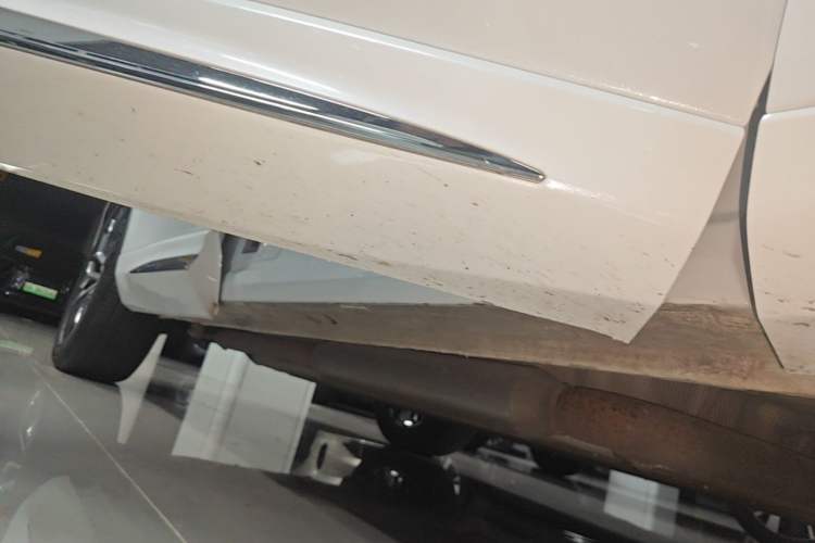 Used CHANGAN OSHAN Z6 New Energy 2023 ZhiDian iDD 150KM Flagship PLUS Smart Parking Edition Right Side Sill