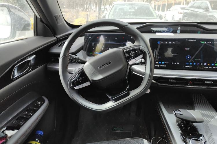 Used CHANGAN OSHAN Z6 New Energy 2023 ZhiDian iDD 150KM Flagship PLUS Smart Parking Edition Steering Wheel