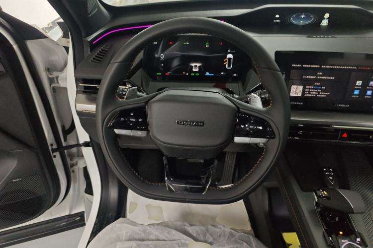 Used CHANGAN OSHAN Z6 New Energy 2023 ZhiDian iDD 150KM Flagship PLUS Smart Parking Edition Steering Wheel