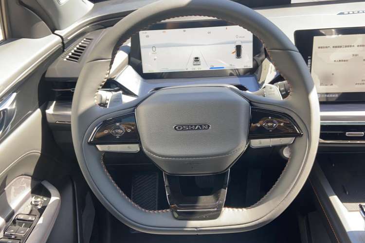 Used CHANGAN OSHAN Z6 New Energy 2023 ZhiDian iDD 150KM Flagship PLUS Smart Parking Edition Steering Wheel
