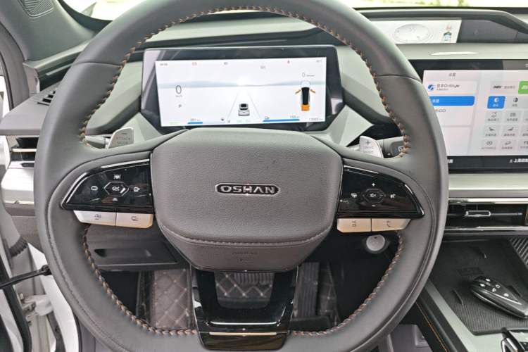 Used CHANGAN OSHAN Z6 New Energy 2023 ZhiDian iDD 150KM Flagship PLUS Smart Parking Edition Steering Wheel