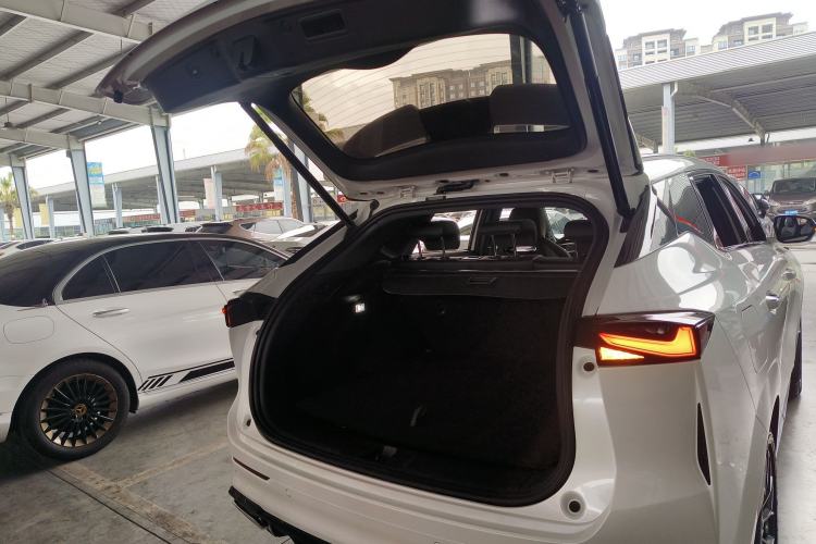 Used CHANGAN OSHAN Z6 New Energy 2023 ZhiDian iDD 150KM Flagship PLUS Smart Parking Edition Trunk