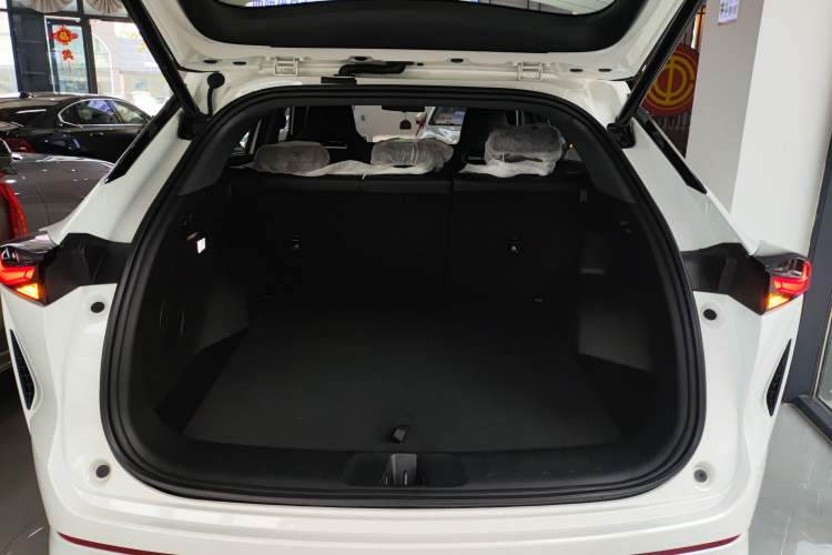 Used CHANGAN OSHAN Z6 New Energy 2023 ZhiDian iDD 150KM Flagship PLUS Trunk