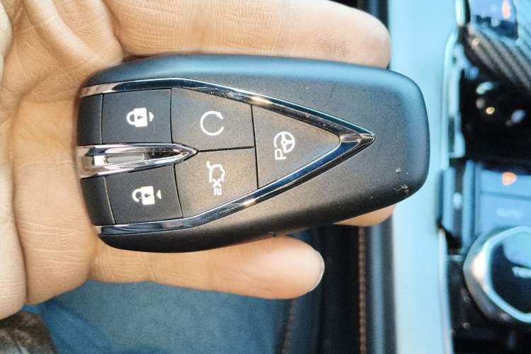 Used CHANGAN OSHAN Z6 New Energy 2023 ZhiDian iDD 150KM Flagship PLUS Smart Parking Edition Vehicle Key